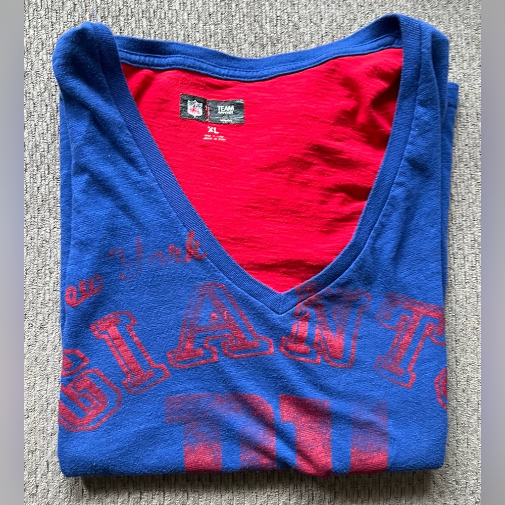 NFL Women’s New York Giants Red and Blue T-Shirt XL - Picture 5 of 5